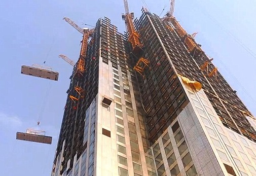 membangun gedung pencakar langit